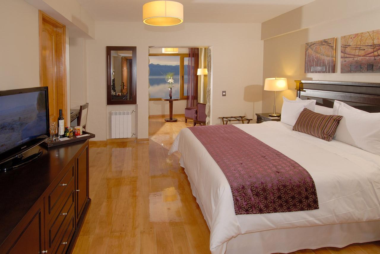 Alma Del Lago Suites & Spa San Carlos de Bariloche Eksteriør bilde A room at the hotel