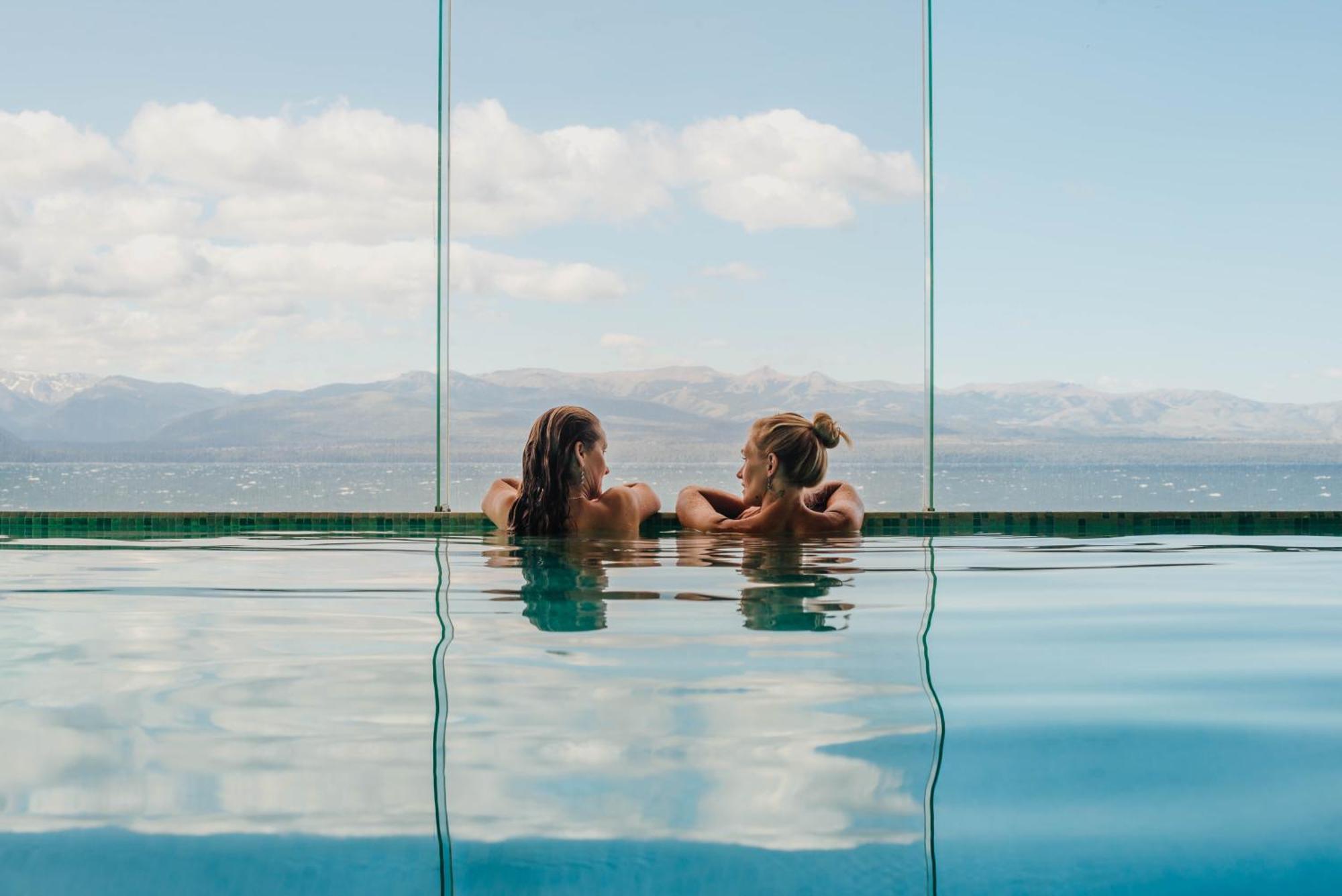 Alma Del Lago Suites & Spa San Carlos de Bariloche Eksteriør bilde Infinity pool