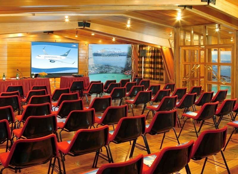 Alma Del Lago Suites & Spa San Carlos de Bariloche Eksteriør bilde The interior of the conference centre